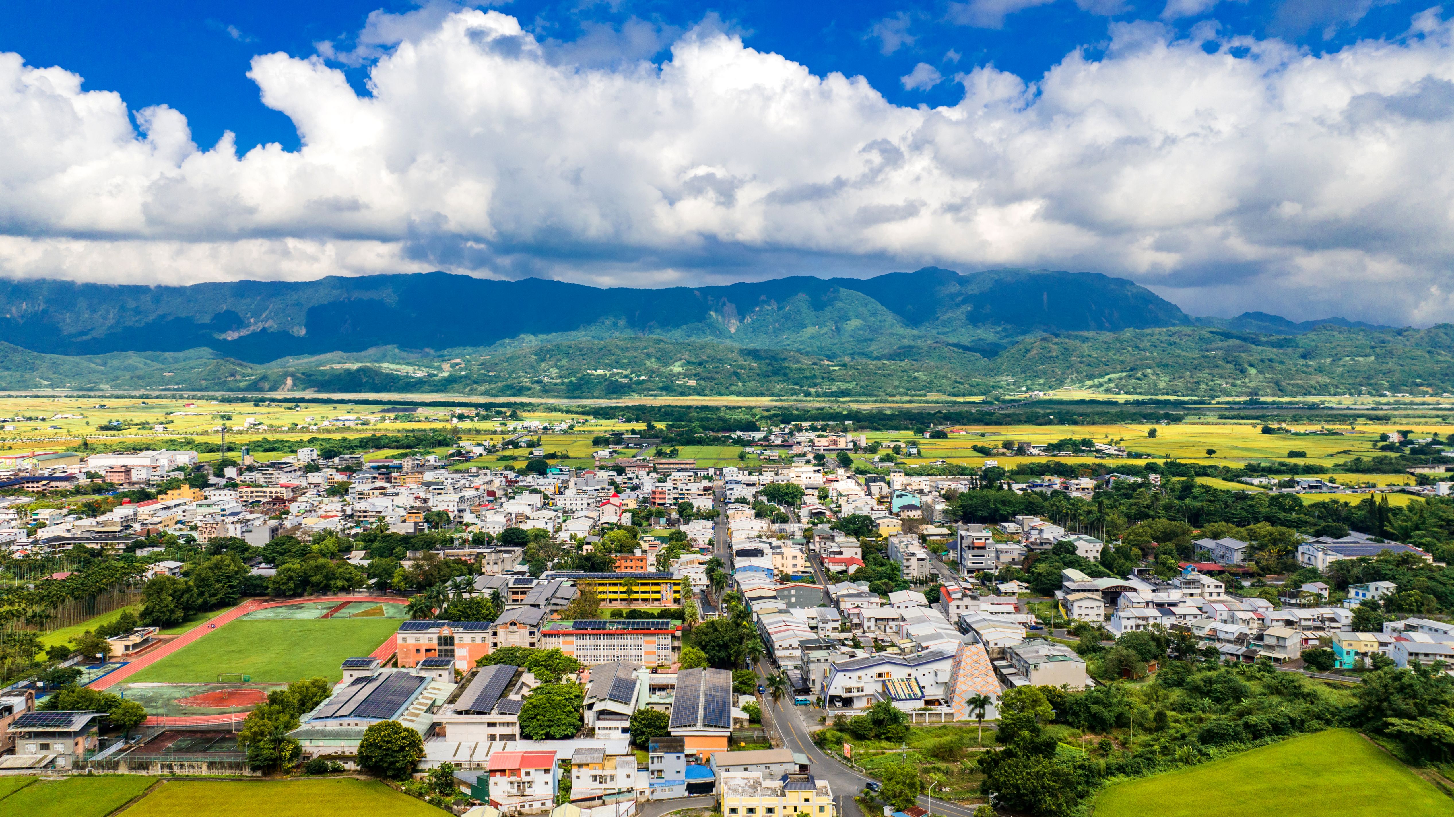 台東縱谷與背後的山稜(實景・交通部觀光署開放資料)